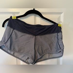 Lululemon size 6 shorts